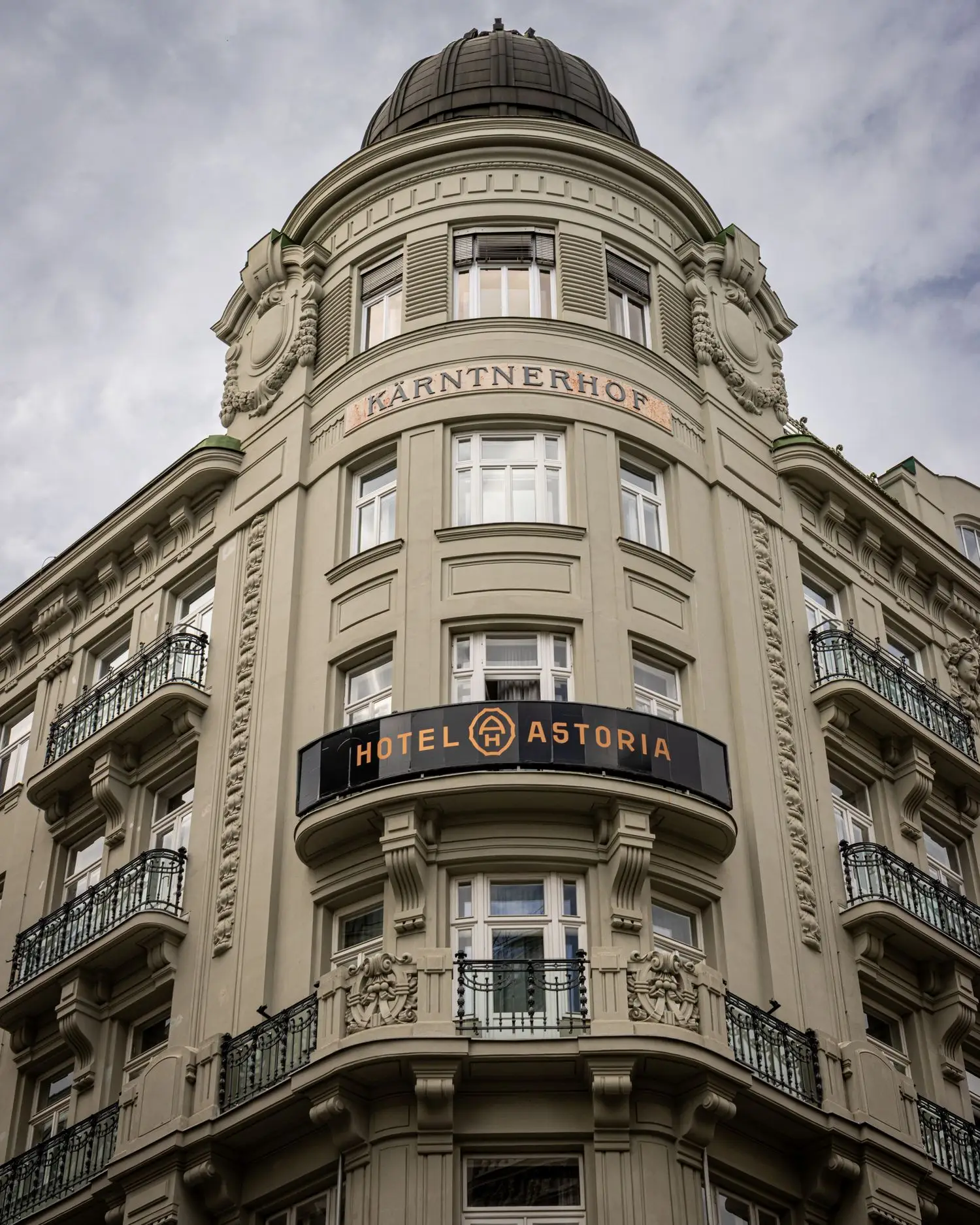 Mestna arhitektura hotelske stavbe